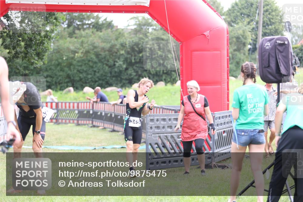 21.06.2026 - 29. Vierlanden-Triathlon Andreas Tolksdorf http://msf.ph/oto/9875475 21.06.2026 11:08:01 Ziel 345, 349, 425, 345, 349, 425 meine-sportfotos.de