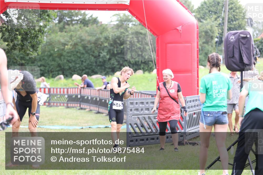 21.06.2026 - 29. Vierlanden-Triathlon Andreas Tolksdorf http://msf.ph/oto/9875484 21.06.2026 11:08:01 Ziel 345, 349, 425, 345, 349, 425 meine-sportfotos.de