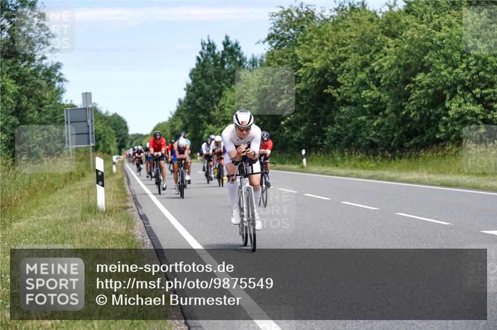 21.06.2026 - Viking Triathlon Michael Burmester http://msf.ph/oto/9875549 21.06.2026 12:52:31 Radfahren 63, 64, 75, 87, 89, 95, 118, 162, 198, 252, 302, 411, 459, 460, 464, 490, 522, 552, 619 meine-sportfotos.de