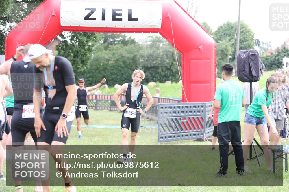 21.06.2026 - 29. Vierlanden-Triathlon Andreas Tolksdorf http://msf.ph/oto/9875612 21.06.2026 11:08:07 Ziel 349, 349 meine-sportfotos.de