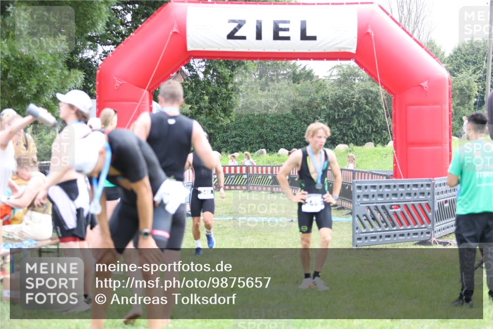 21.06.2026 - 29. Vierlanden-Triathlon Andreas Tolksdorf http://msf.ph/oto/9875657 21.06.2026 11:08:08 Ziel 349, 349 meine-sportfotos.de