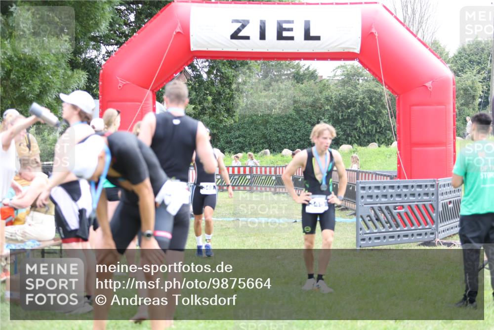 21.06.2026 - 29. Vierlanden-Triathlon Andreas Tolksdorf http://msf.ph/oto/9875664 21.06.2026 11:08:08 Ziel 349, 349 meine-sportfotos.de