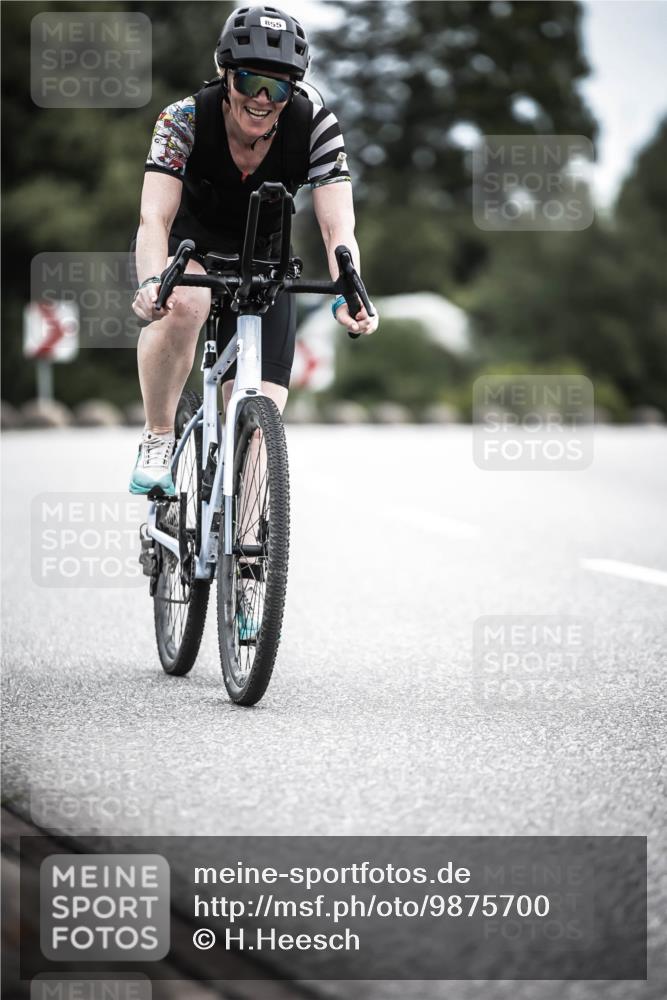 21.06.2026 - 29. Vierlanden-Triathlon H.Heesch http://msf.ph/oto/9875700 21.06.2026 12:24:01 Radfahren 780, 855 meine-sportfotos.de