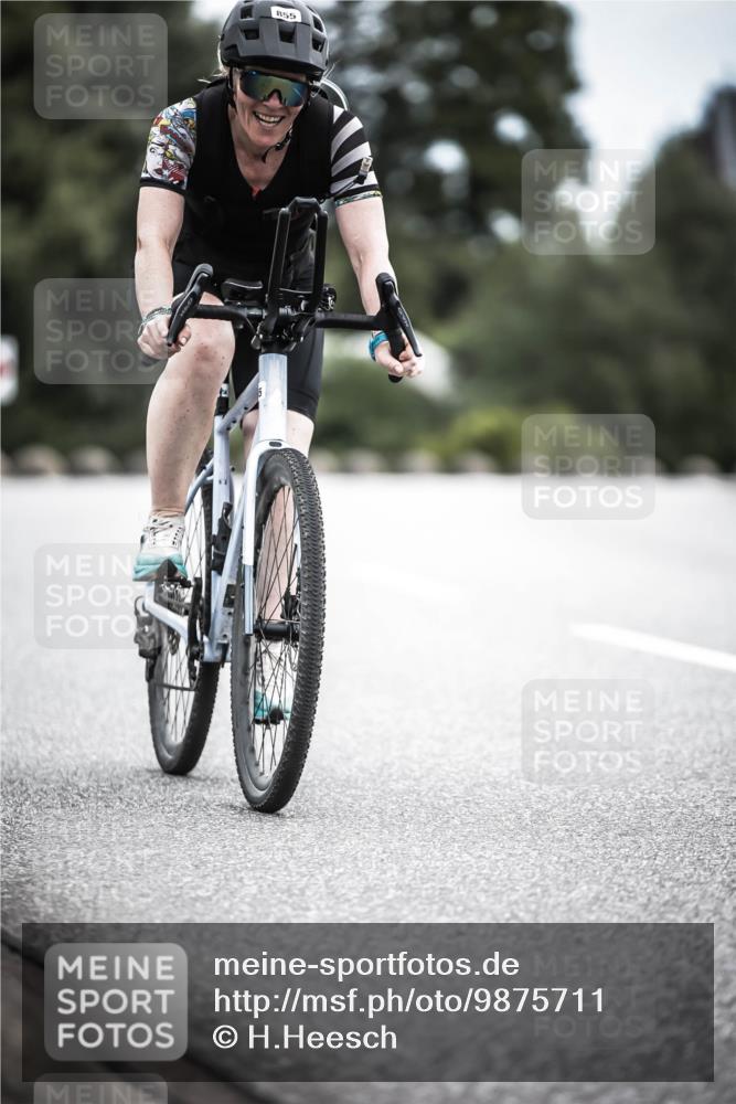 21.06.2026 - 29. Vierlanden-Triathlon H.Heesch http://msf.ph/oto/9875711 21.06.2026 12:24:01 Radfahren 780, 855 meine-sportfotos.de