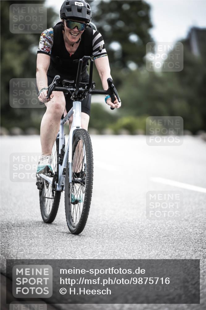 21.06.2026 - 29. Vierlanden-Triathlon H.Heesch http://msf.ph/oto/9875716 21.06.2026 12:24:01 Radfahren 780, 855 meine-sportfotos.de