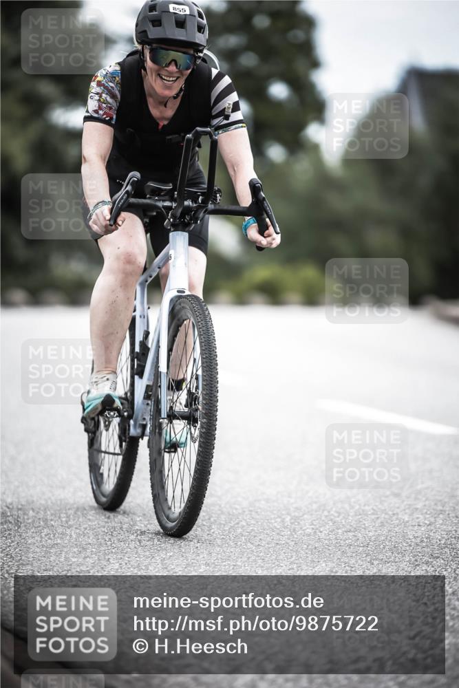 21.06.2026 - 29. Vierlanden-Triathlon H.Heesch http://msf.ph/oto/9875722 21.06.2026 12:24:01 Radfahren 780, 855 meine-sportfotos.de