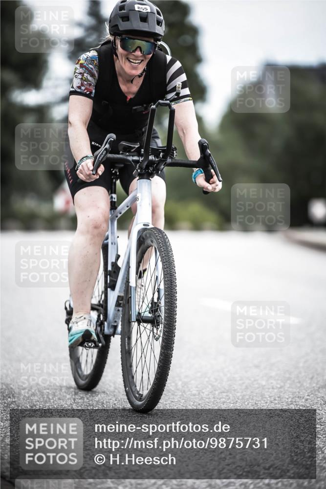 21.06.2026 - 29. Vierlanden-Triathlon H.Heesch http://msf.ph/oto/9875731 21.06.2026 12:24:01 Radfahren 780, 855 meine-sportfotos.de