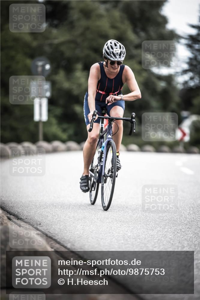 21.06.2026 - 29. Vierlanden-Triathlon H.Heesch http://msf.ph/oto/9875753 21.06.2026 12:27:49 Radfahren 635, 683, 877, 924, 956 meine-sportfotos.de