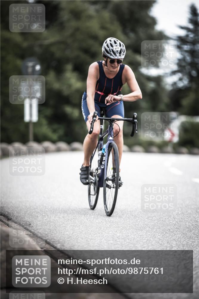 21.06.2026 - 29. Vierlanden-Triathlon H.Heesch http://msf.ph/oto/9875761 21.06.2026 12:27:49 Radfahren 635, 683, 877, 924, 956 meine-sportfotos.de