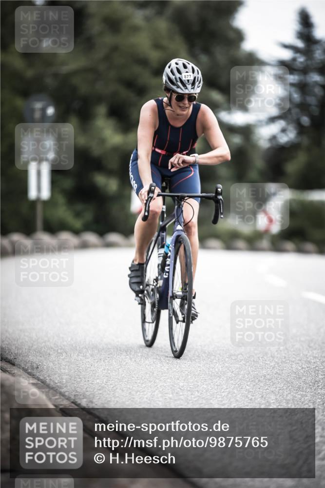 21.06.2026 - 29. Vierlanden-Triathlon H.Heesch http://msf.ph/oto/9875765 21.06.2026 12:27:49 Radfahren 635, 683, 877, 924, 956 meine-sportfotos.de
