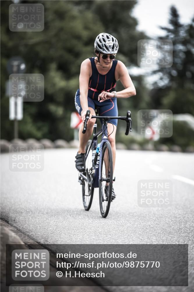 21.06.2026 - 29. Vierlanden-Triathlon H.Heesch http://msf.ph/oto/9875770 21.06.2026 12:27:49 Radfahren 635, 683, 877, 924, 956 meine-sportfotos.de