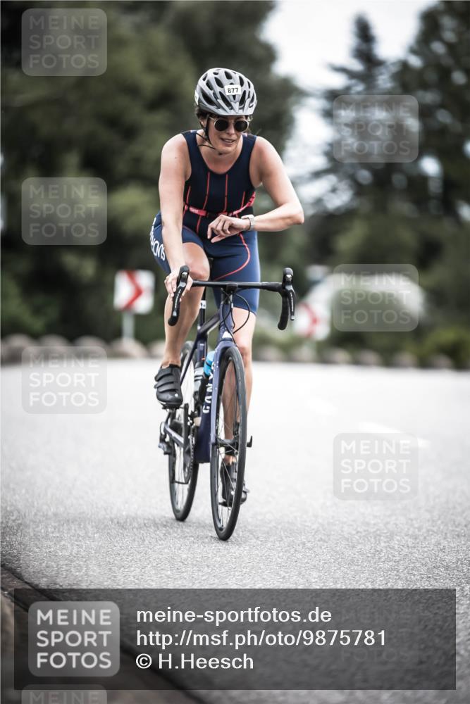21.06.2026 - 29. Vierlanden-Triathlon H.Heesch http://msf.ph/oto/9875781 21.06.2026 12:27:49 Radfahren 635, 683, 877, 924, 956 meine-sportfotos.de