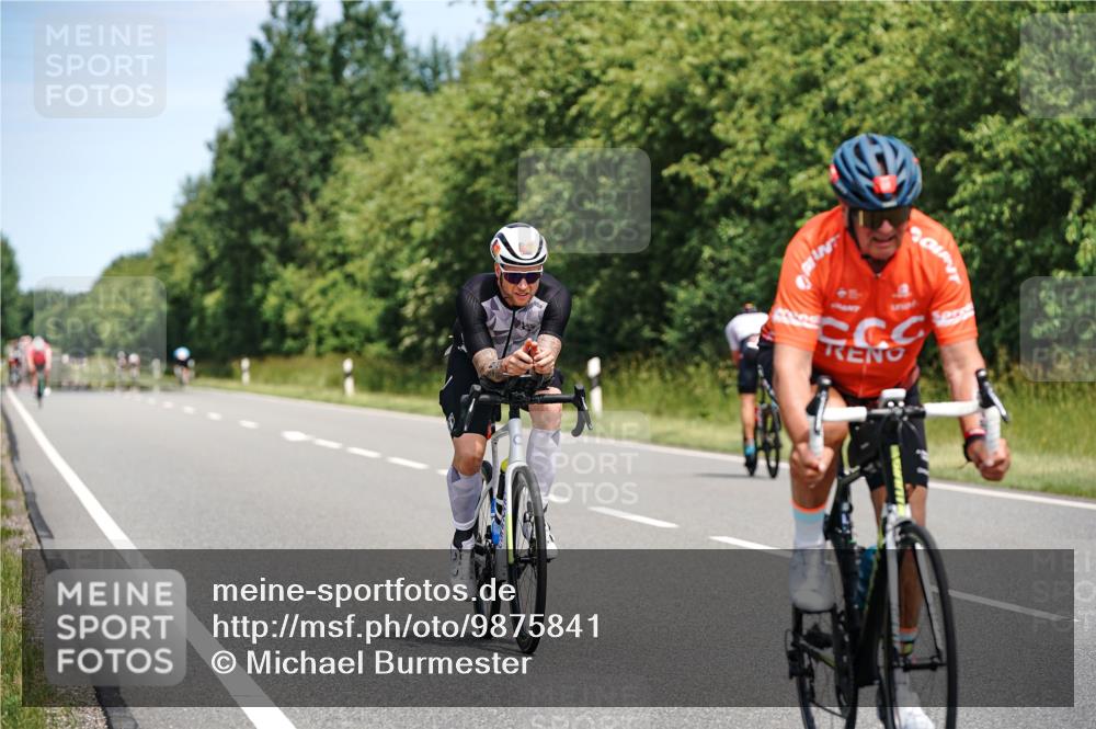 21.06.2026 - Viking Triathlon Michael Burmester http://msf.ph/oto/9875841 21.06.2026 12:53:09 Radfahren 24, 84, 97, 224, 305, 382, 431, 445, 618 meine-sportfotos.de