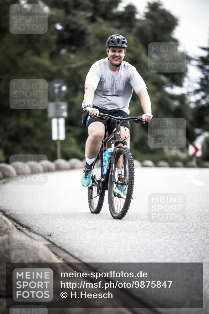 21.06.2026 - 29. Vierlanden-Triathlon H.Heesch http://msf.ph/oto/9875847 21.06.2026 12:29:16 Radfahren 736, 761, 933, 951, 974 meine-sportfotos.de