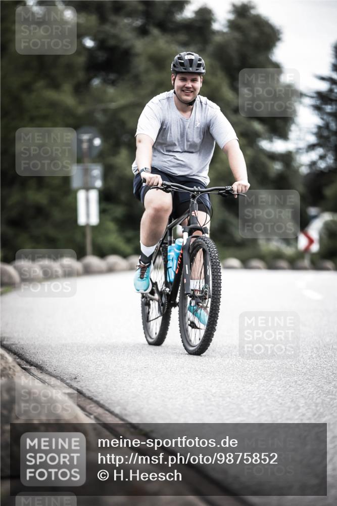 21.06.2026 - 29. Vierlanden-Triathlon H.Heesch http://msf.ph/oto/9875852 21.06.2026 12:29:16 Radfahren 736, 761, 933, 951, 974 meine-sportfotos.de