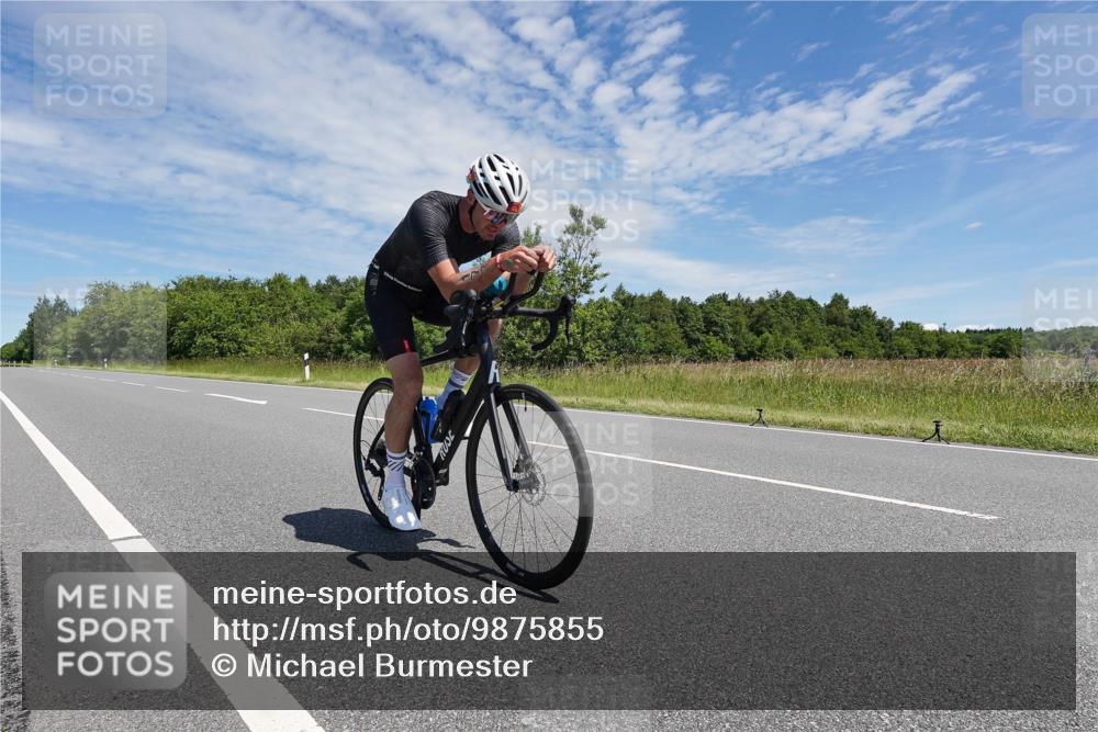 21.06.2026 - Viking Triathlon Michael Burmester http://msf.ph/oto/9875855 21.06.2026 13:12:46 Radfahren 52, 257, 473 meine-sportfotos.de