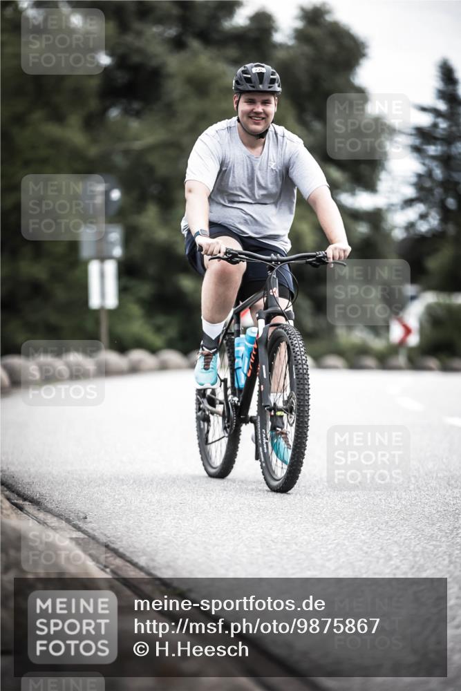 21.06.2026 - 29. Vierlanden-Triathlon H.Heesch http://msf.ph/oto/9875867 21.06.2026 12:29:16 Radfahren 736, 761, 933, 951, 974 meine-sportfotos.de