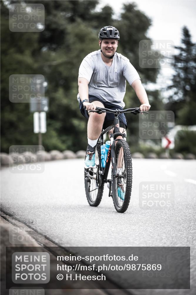 21.06.2026 - 29. Vierlanden-Triathlon H.Heesch http://msf.ph/oto/9875869 21.06.2026 12:29:16 Radfahren 736, 761, 933, 951, 974 meine-sportfotos.de