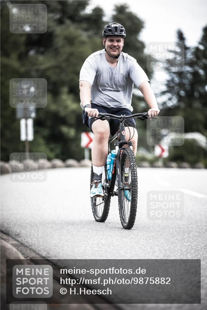 21.06.2026 - 29. Vierlanden-Triathlon H.Heesch http://msf.ph/oto/9875882 21.06.2026 12:29:16 Radfahren 736, 761, 933, 951, 974 meine-sportfotos.de