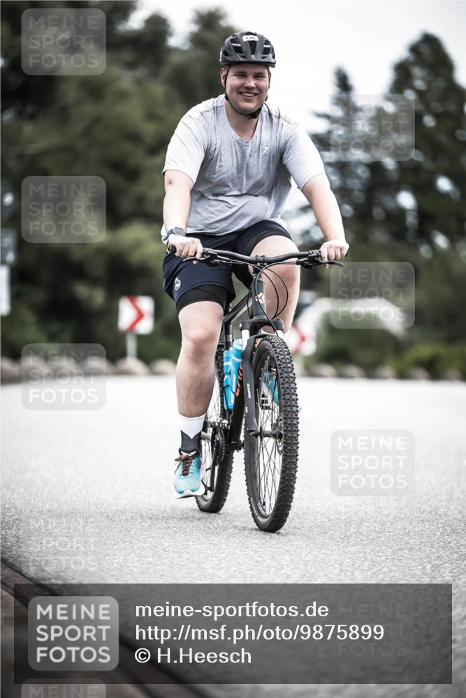21.06.2026 - 29. Vierlanden-Triathlon H.Heesch http://msf.ph/oto/9875899 21.06.2026 12:29:16 Radfahren 736, 761, 933, 951, 974 meine-sportfotos.de