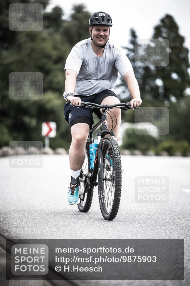 21.06.2026 - 29. Vierlanden-Triathlon H.Heesch http://msf.ph/oto/9875903 21.06.2026 12:29:16 Radfahren 736, 761, 933, 951, 974 meine-sportfotos.de