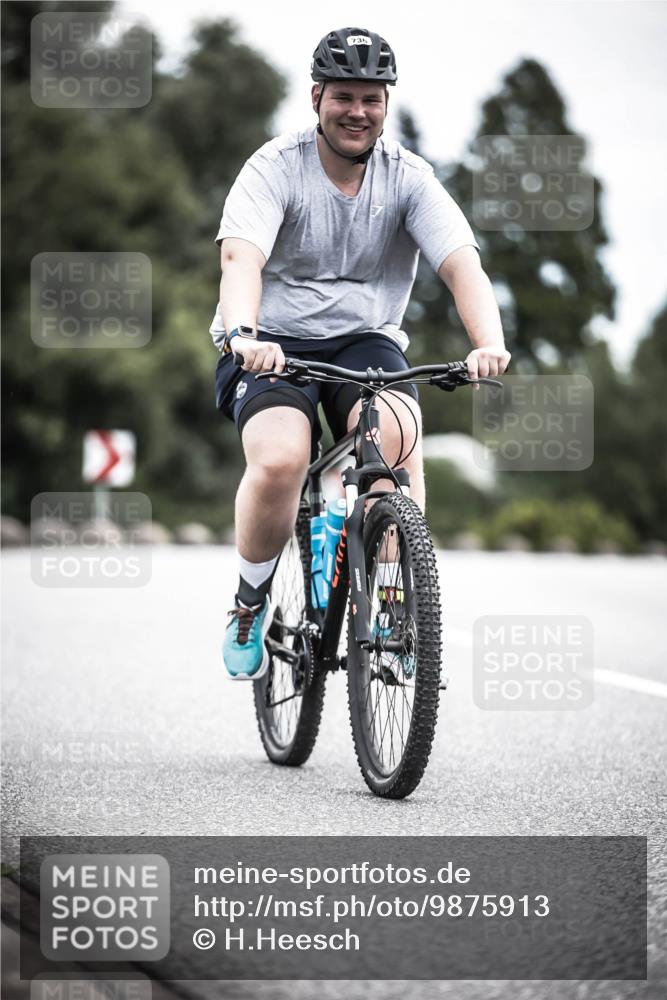 21.06.2026 - 29. Vierlanden-Triathlon H.Heesch http://msf.ph/oto/9875913 21.06.2026 12:29:17 Radfahren 736, 761, 933, 951, 974 meine-sportfotos.de