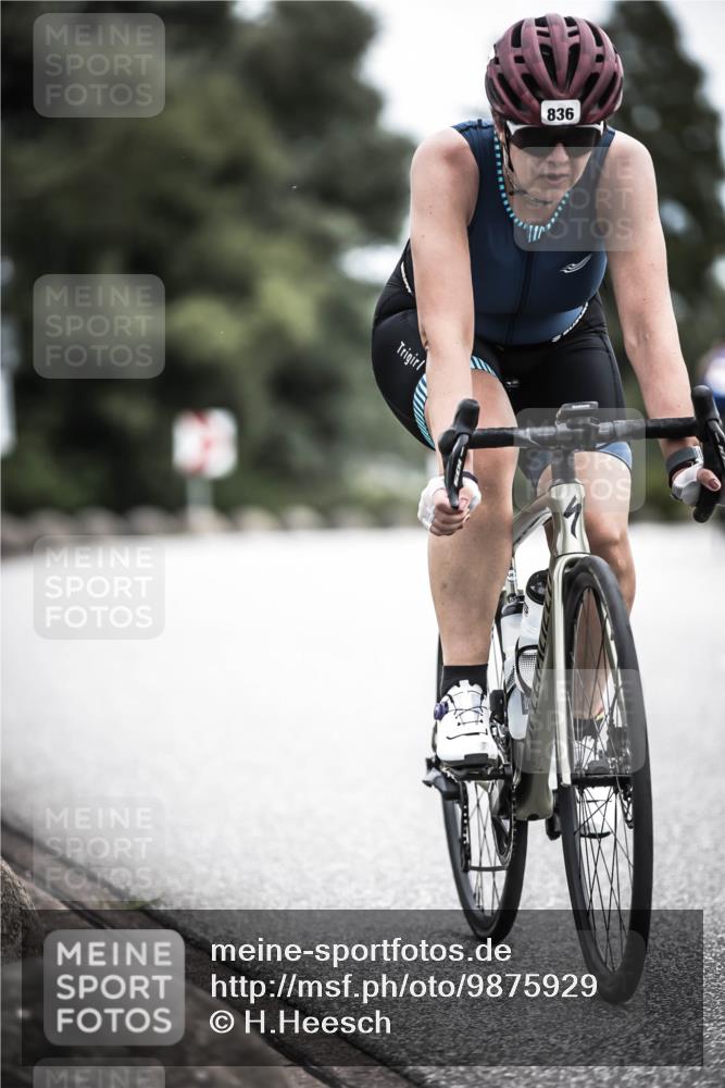 21.06.2026 - 29. Vierlanden-Triathlon H.Heesch http://msf.ph/oto/9875929 21.06.2026 12:32:05 Radfahren 776, 836, 863, 897, 932 meine-sportfotos.de