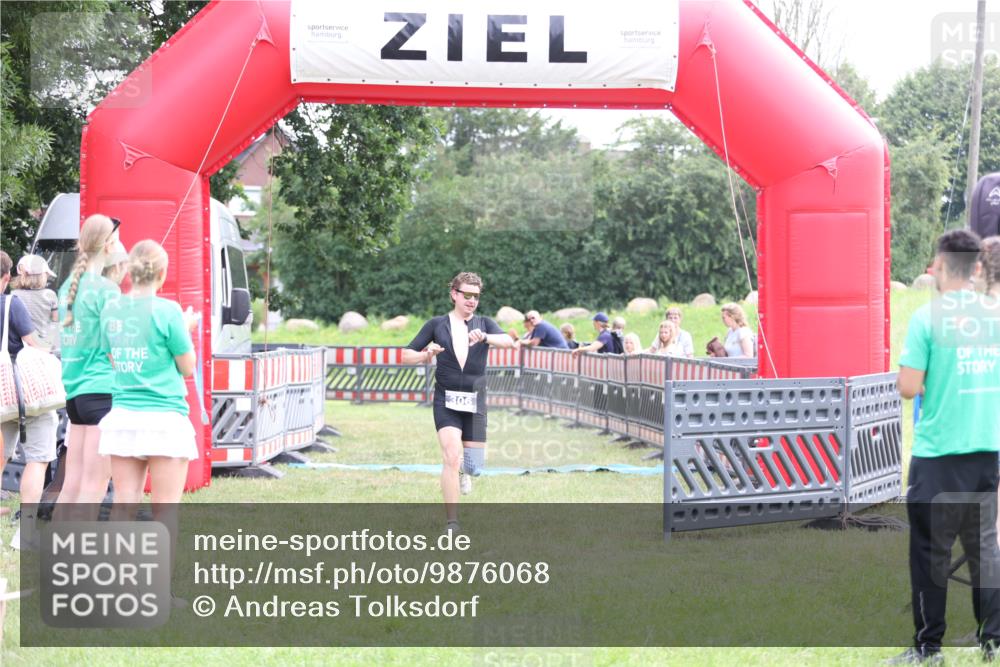 21.06.2026 - 29. Vierlanden-Triathlon Andreas Tolksdorf http://msf.ph/oto/9876068 21.06.2026 11:09:10 Ziel 306, 306 meine-sportfotos.de