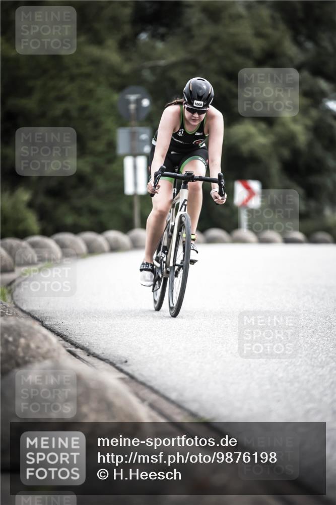 21.06.2026 - 29. Vierlanden-Triathlon H.Heesch http://msf.ph/oto/9876198 21.06.2026 12:32:53 Radfahren 755, 760, 1008, 1011, 1014 meine-sportfotos.de