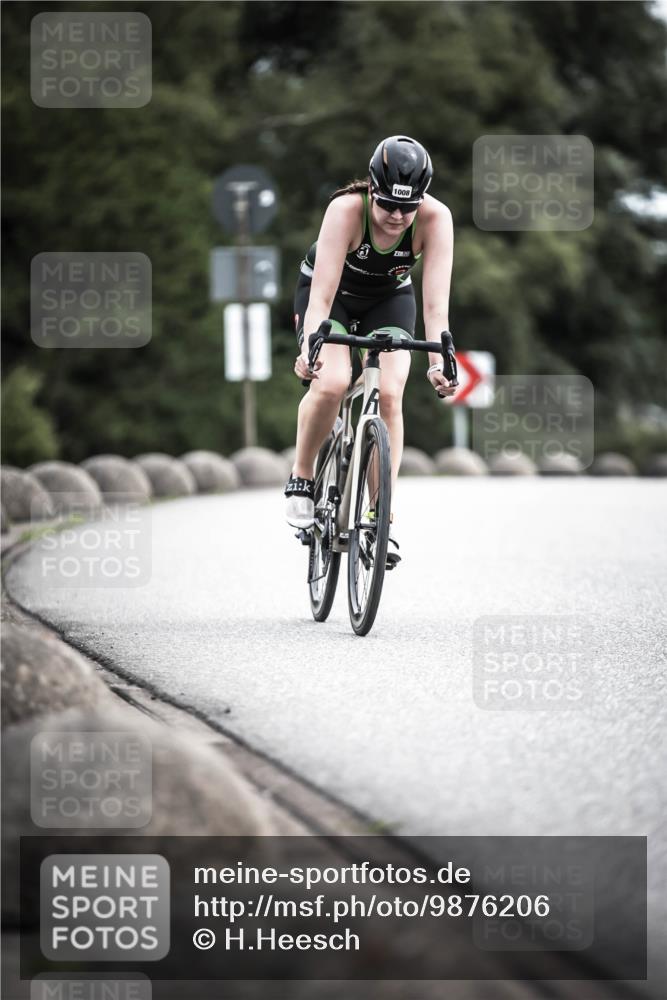 21.06.2026 - 29. Vierlanden-Triathlon H.Heesch http://msf.ph/oto/9876206 21.06.2026 12:32:53 Radfahren 755, 760, 1008, 1011, 1014 meine-sportfotos.de