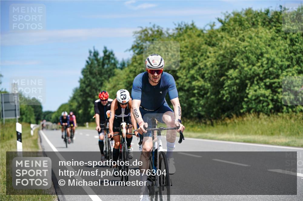 21.06.2026 - Viking Triathlon Michael Burmester http://msf.ph/oto/9876304 21.06.2026 12:55:01 Radfahren 45, 188, 241, 282, 327, 386, 495, 541, 578, 658 meine-sportfotos.de