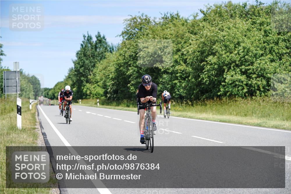 21.06.2026 - Viking Triathlon Michael Burmester http://msf.ph/oto/9876384 21.06.2026 12:55:21 Radfahren 111, 116, 344, 541 meine-sportfotos.de