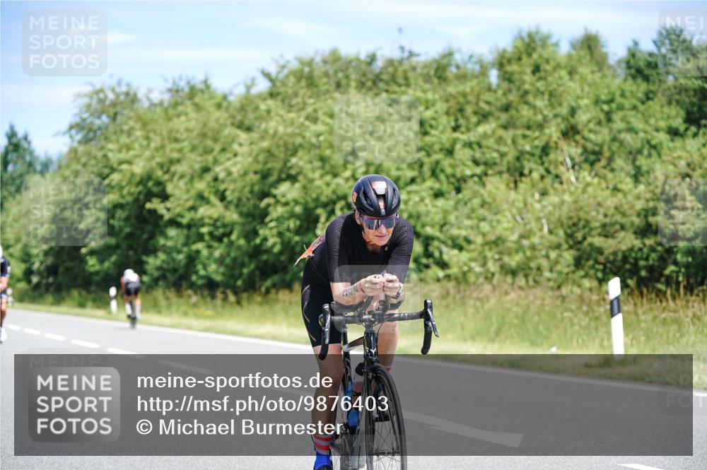 21.06.2026 - Viking Triathlon Michael Burmester http://msf.ph/oto/9876403 21.06.2026 12:55:22 Radfahren 111, 116, 344, 541 meine-sportfotos.de