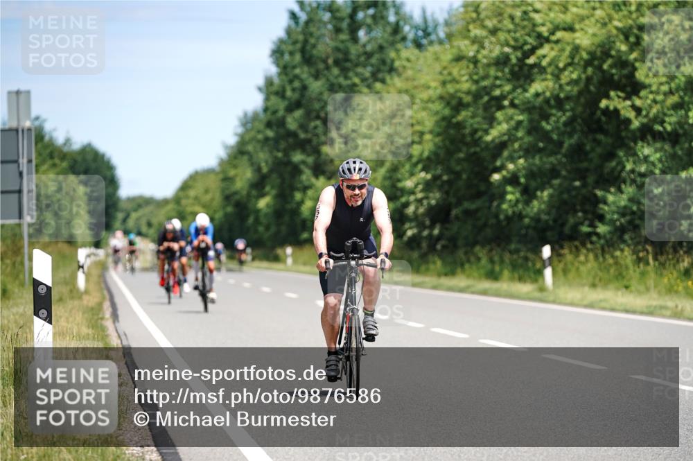 21.06.2026 - Viking Triathlon Michael Burmester http://msf.ph/oto/9876586 21.06.2026 12:56:19 Radfahren 33, 113, 137, 206, 255, 287, 357, 489 meine-sportfotos.de