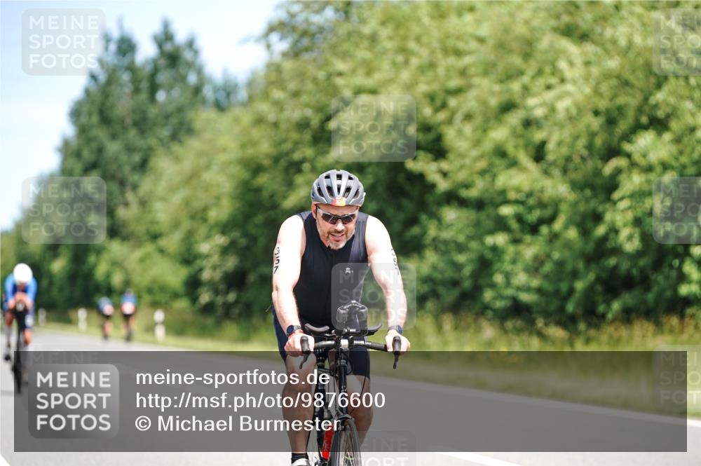21.06.2026 - Viking Triathlon Michael Burmester http://msf.ph/oto/9876600 21.06.2026 12:56:20 Radfahren 33, 113, 137, 255, 287, 357, 489 meine-sportfotos.de