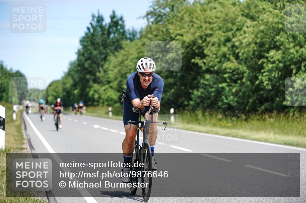 21.06.2026 - Viking Triathlon Michael Burmester http://msf.ph/oto/9876646 21.06.2026 12:56:25 Radfahren 33, 113, 137, 255, 287, 357, 489 meine-sportfotos.de