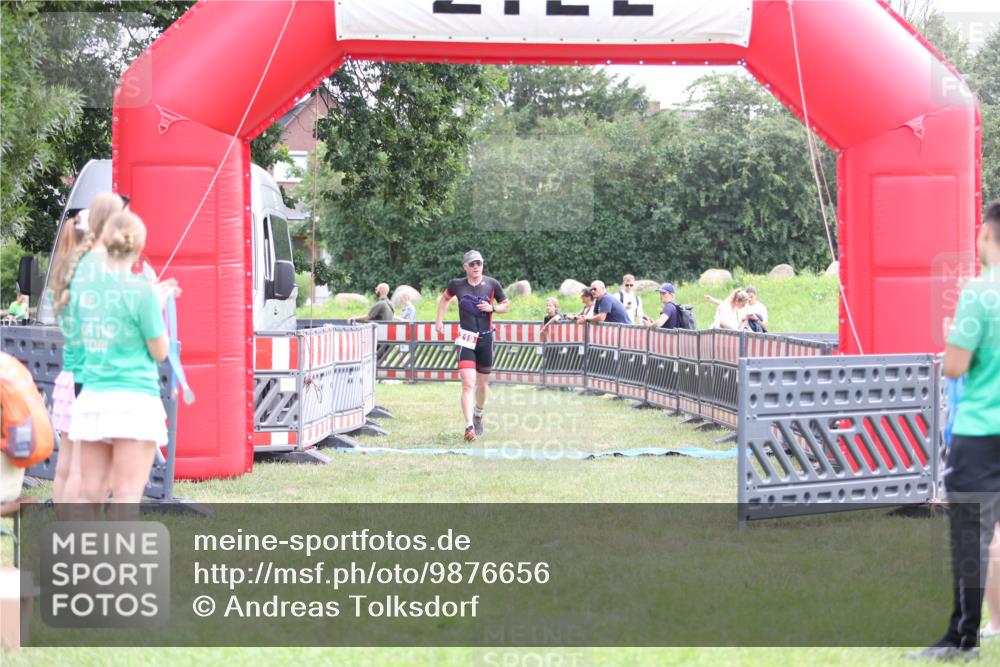 21.06.2026 - 29. Vierlanden-Triathlon Andreas Tolksdorf http://msf.ph/oto/9876656 21.06.2026 11:10:58 Ziel 219, 354, 424, 219, 354, 424 meine-sportfotos.de