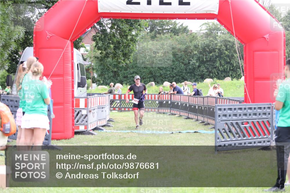 21.06.2026 - 29. Vierlanden-Triathlon Andreas Tolksdorf http://msf.ph/oto/9876681 21.06.2026 11:10:58 Ziel 219, 354, 424, 219, 354, 424 meine-sportfotos.de