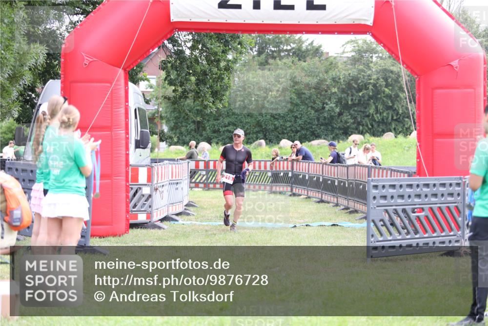 21.06.2026 - 29. Vierlanden-Triathlon Andreas Tolksdorf http://msf.ph/oto/9876728 21.06.2026 11:10:59 Ziel 219, 354, 424, 219, 354, 424 meine-sportfotos.de
