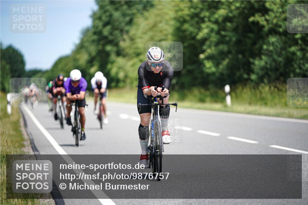 21.06.2026 - Viking Triathlon Michael Burmester http://msf.ph/oto/9876757 21.06.2026 12:57:31 Radfahren 77, 85, 88, 93, 141, 199, 274, 315, 393, 403, 492, 497 meine-sportfotos.de