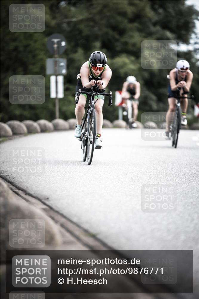 21.06.2026 - 29. Vierlanden-Triathlon H.Heesch http://msf.ph/oto/9876771 21.06.2026 12:33:54 Radfahren 879, 968, 985, 1002, 1006, 1007 meine-sportfotos.de