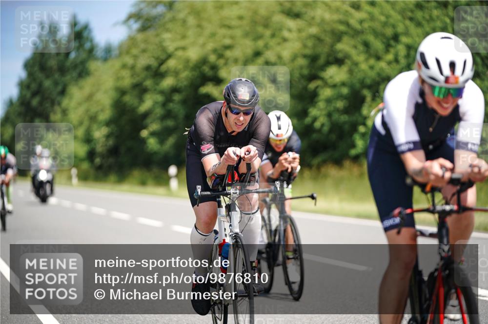 21.06.2026 - Viking Triathlon Michael Burmester http://msf.ph/oto/9876810 21.06.2026 12:57:35 Radfahren 77, 85, 88, 93, 141, 199, 274, 304, 315, 393, 403, 492, 497, 571 meine-sportfotos.de