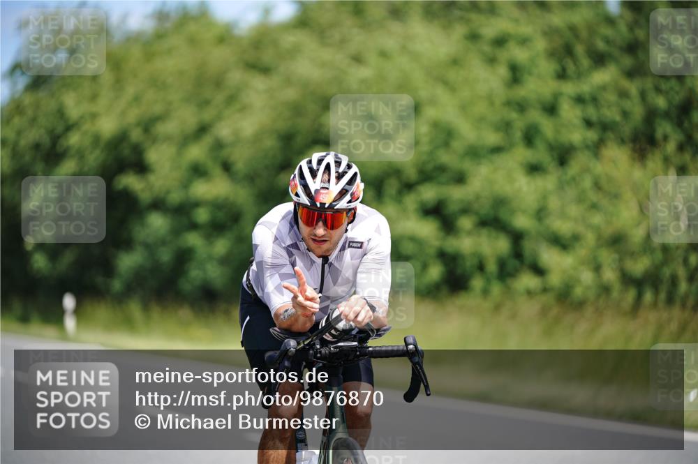 21.06.2026 - Viking Triathlon Michael Burmester http://msf.ph/oto/9876870 21.06.2026 12:57:43 Radfahren 77, 77, 85, 88, 141, 199, 274, 301, 304, 315, 393, 497, 513, 559, 571 meine-sportfotos.de