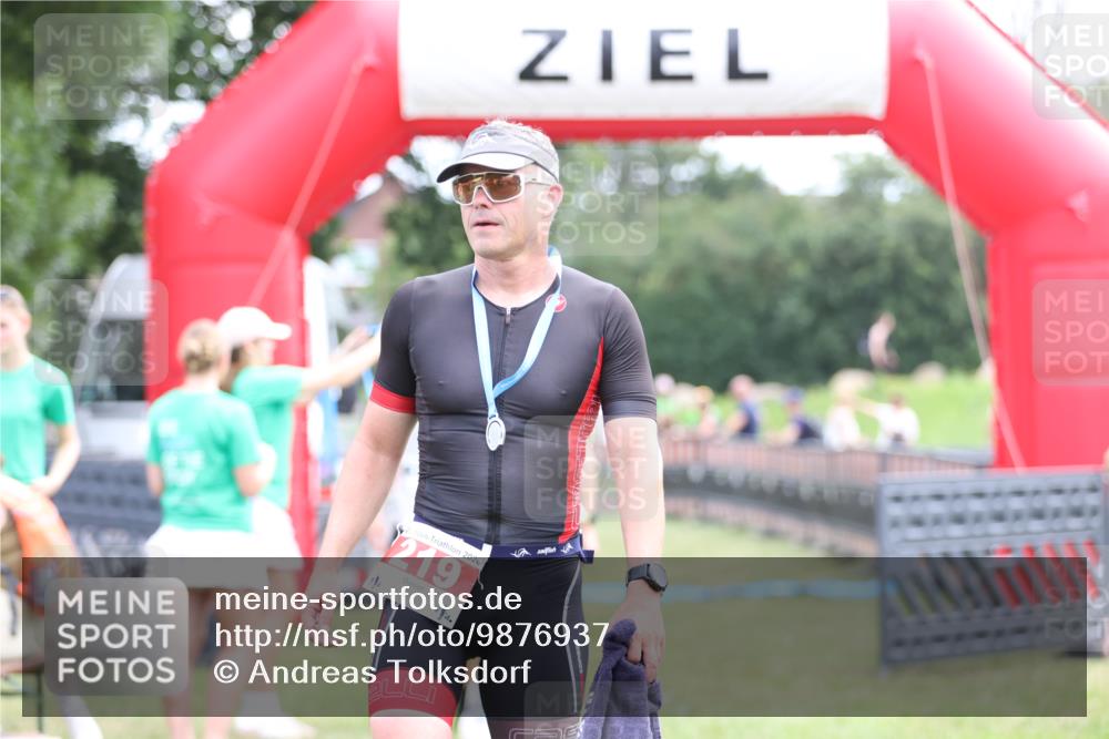 21.06.2026 - 29. Vierlanden-Triathlon Andreas Tolksdorf http://msf.ph/oto/9876937 21.06.2026 11:11:14 Ziel 354, 354 meine-sportfotos.de