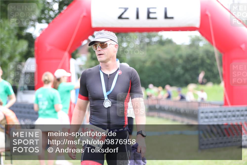 21.06.2026 - 29. Vierlanden-Triathlon Andreas Tolksdorf http://msf.ph/oto/9876958 21.06.2026 11:11:14 Ziel 354, 354 meine-sportfotos.de