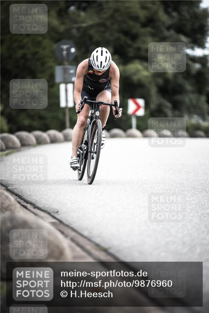 21.06.2026 - 29. Vierlanden-Triathlon H.Heesch http://msf.ph/oto/9876960 21.06.2026 12:34:03 Radfahren 804, 929, 1002, 1015 meine-sportfotos.de