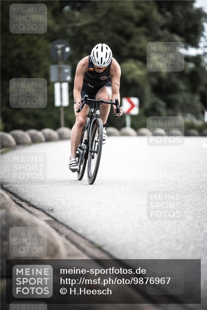 21.06.2026 - 29. Vierlanden-Triathlon H.Heesch http://msf.ph/oto/9876967 21.06.2026 12:34:03 Radfahren 804, 929, 1002, 1015 meine-sportfotos.de