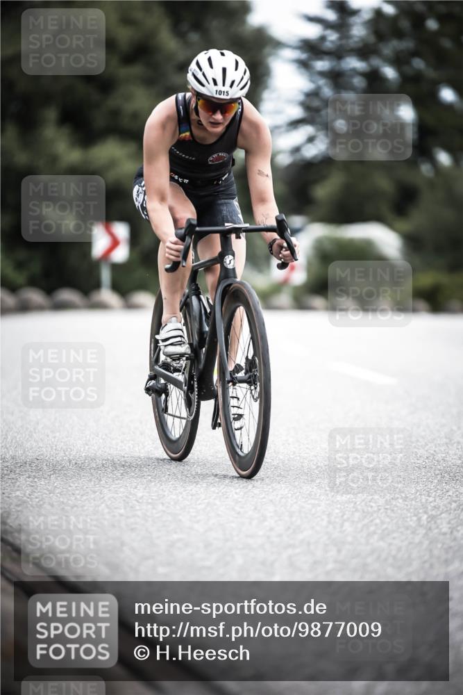 21.06.2026 - 29. Vierlanden-Triathlon H.Heesch http://msf.ph/oto/9877009 21.06.2026 12:34:04 Radfahren 804, 929, 1002, 1015 meine-sportfotos.de