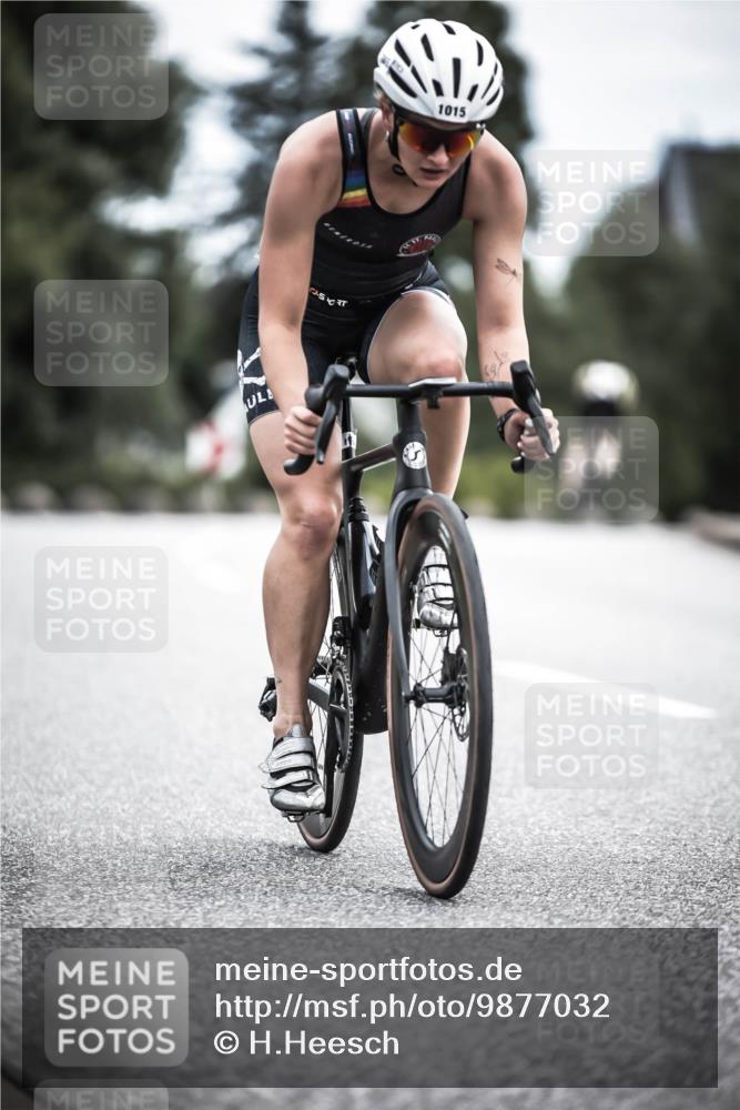 21.06.2026 - 29. Vierlanden-Triathlon H.Heesch http://msf.ph/oto/9877032 21.06.2026 12:34:04 Radfahren 804, 929, 1002, 1015 meine-sportfotos.de