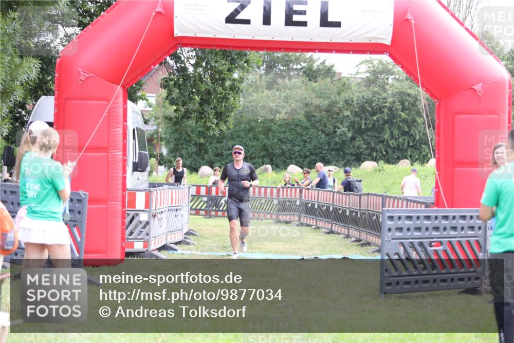 21.06.2026 - 29. Vierlanden-Triathlon Andreas Tolksdorf http://msf.ph/oto/9877034 21.06.2026 11:11:37 Ziel 336, 395, 336, 395 meine-sportfotos.de